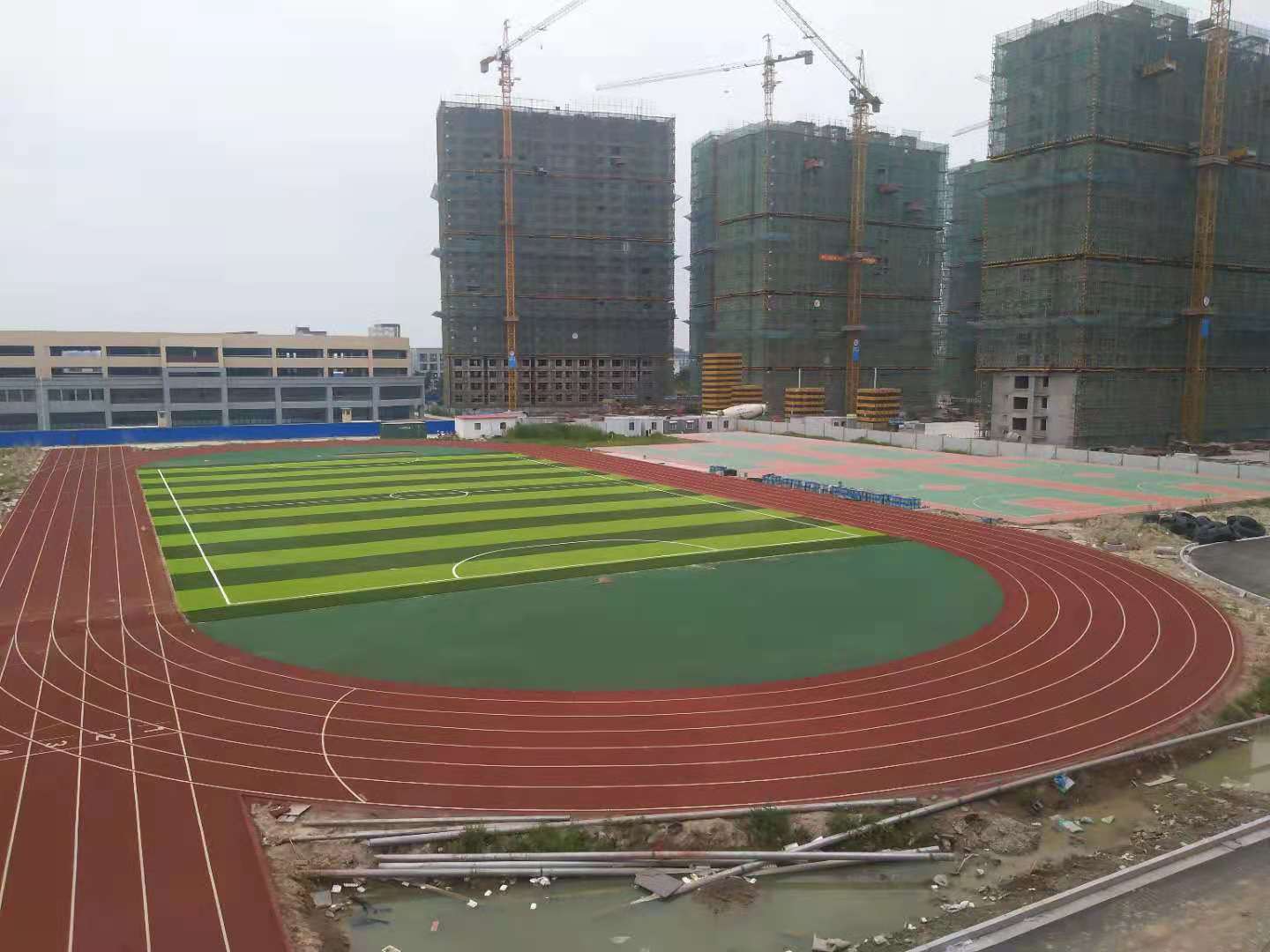 鹽城開發(fā)區(qū)實驗小學(xué)運動場